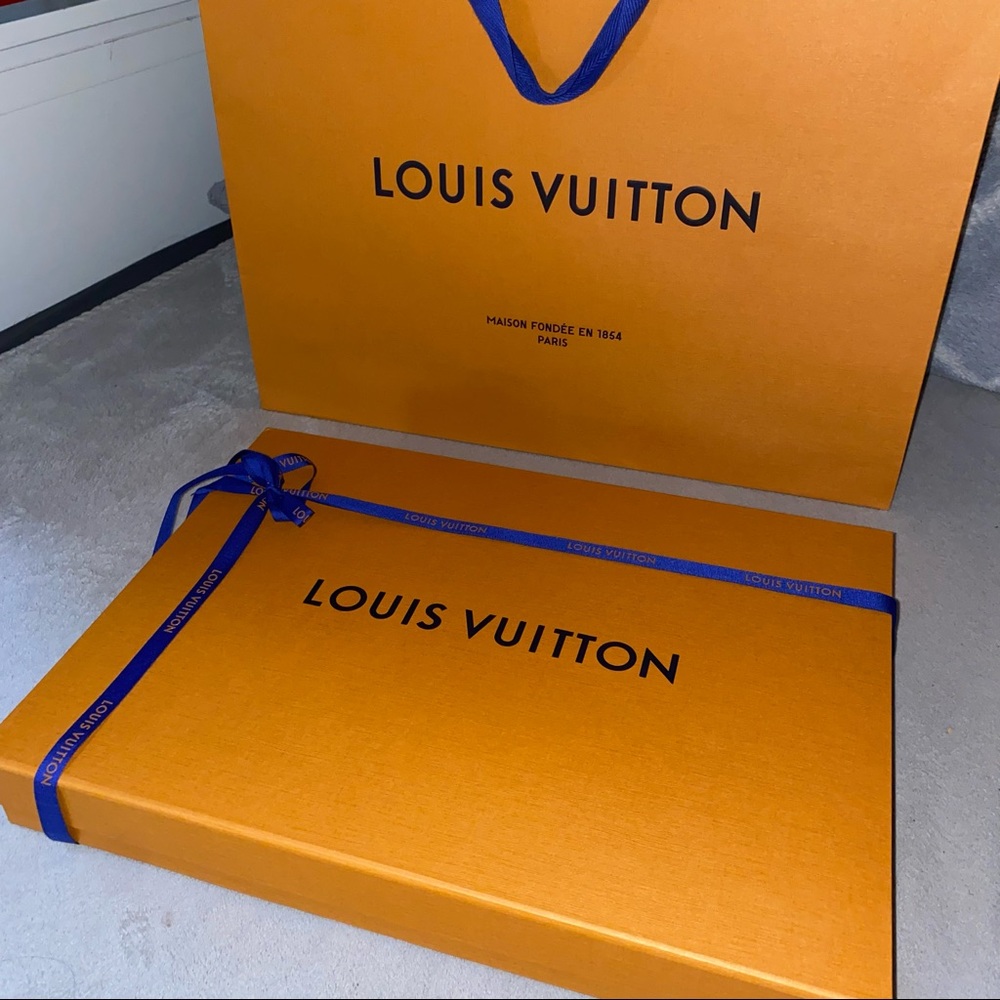 Louis Vuitton Pochette Accessories Shoulder Bag in Monogram - Picture 7 of 7